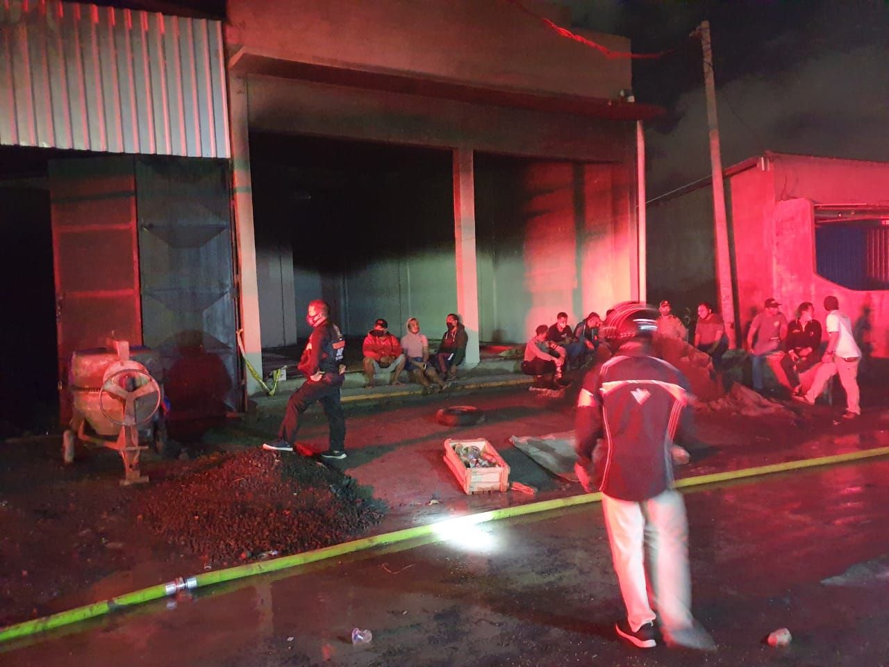 podiumnews.com-Sebuah Toko Bangunan di Densel Ludes Terbakar